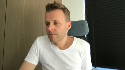 Max take off clothes online show from 03-09-26, 01:15