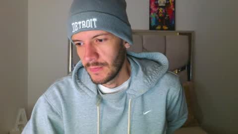 Snapshot of max_tayloor chatting on 05-12-26, 01:47 Max Taylor online show from 05-12-26, 01:47