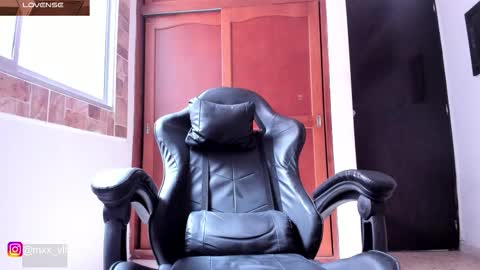 max_valiant1 online show from 11-29-25, 08:23