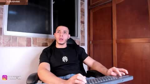 max_valiant1 online show from 01-18-26, 01:42