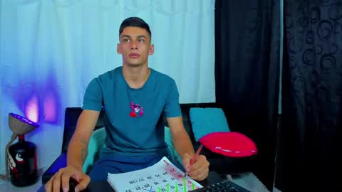 MAX     online show from 02-18-25, 10:16