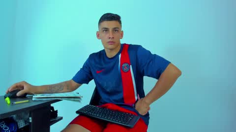 Snapshot of max_wild01 chatting on 06-06-26, 11:31 MAX online show from 06-06-26, 11:31