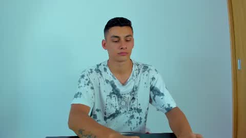 Snapshot of max_wild01 chatting on 06-24-26, 04:39 MAX online show from 06-24-26, 04:39