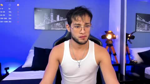 Snapshot of maxconor1 chatting on 05-11-26, 11:05 Max Conor online show from 05-11-26, 11:05