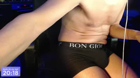 Snapshot of maxel_f chatting on 10-04-25, 06:17 Maxel F online show from 10-04-25, 06:17