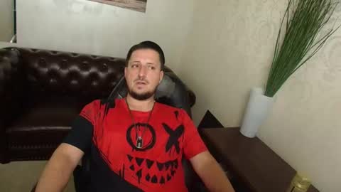 Snapshot of maxenbrand chatting on 06-19-26, 11:14 MaxenBrand online show from 06-19-26, 11:14