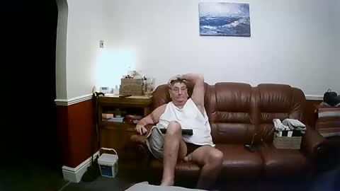 MAX online show from 02-09-25, 03:43