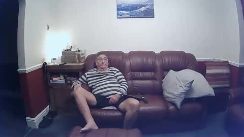 MAX online show from 02-22-25, 10:20