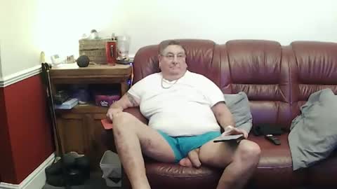 MAX online show from 04-03-26, 11:36