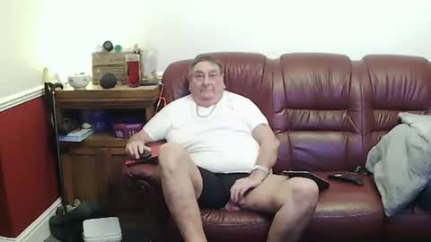 MAX online show from 04-14-26, 09:43