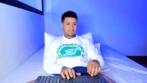 MAXI      online show from 03-06-26, 02:19