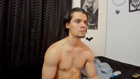 Snapshot of maxi_styles chatting on 12-21-24, 12:09 Alex online show from 12-21-24, 12:09