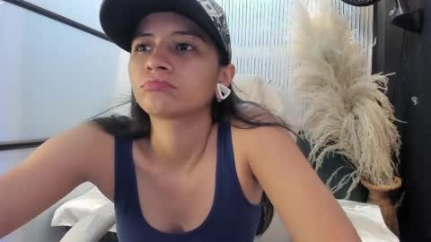 Snapshot of maxigarcia_ chatting on 05-26-26, 09:33 Maxi online show from 05-26-26, 09:33