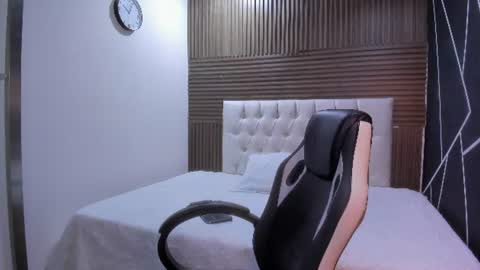 Snapshot of maxigarcia_ chatting on 06-20-26, 12:36 Maxi online show from 06-20-26, 12:36