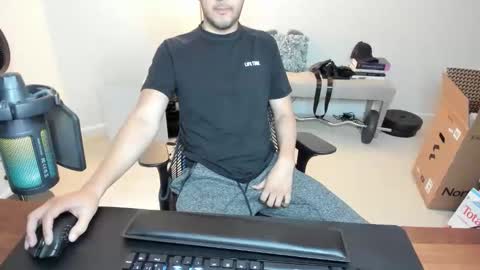 Snapshot of maximal91 chatting on 12-02-25, 03:29 maximal91 online show from 12-02-25, 03:29