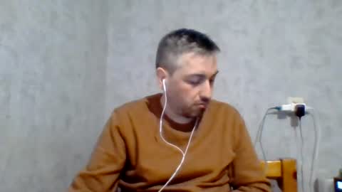 Snapshot of maximefrxx chatting on 06-13-26, 10:29 Maxime online show from 06-13-26, 10:29
