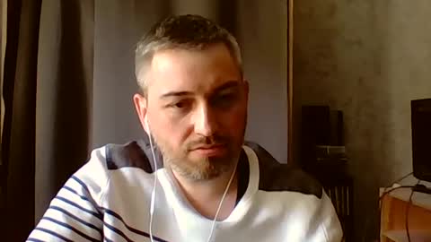 Snapshot of maximefrxx chatting on 06-16-26, 03:47 Maxime online show from 06-16-26, 03:47