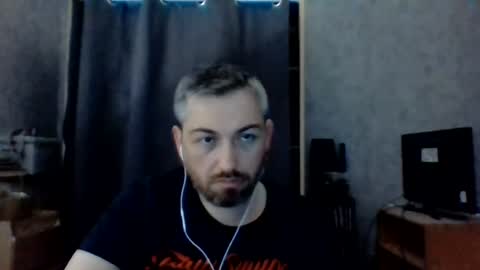 Snapshot of maximefrxx chatting on 06-22-26, 01:19 Maxime online show from 06-22-26, 01:19
