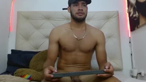 Snapshot of maximiliano_herrera chatting on 01-07-25, 09:25 Maximiliano Herrera online show from 01-07-25, 09:25