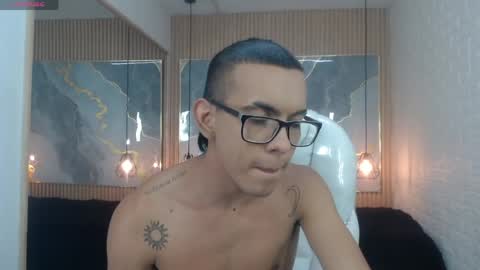 Snapshot of maximiliano_hotdevil chatting on 05-25-26, 02:50 maxi online show from 05-25-26, 02:50