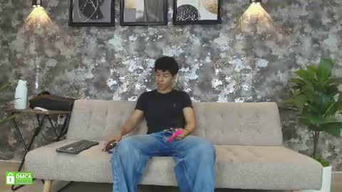 Snapshot of maximiliano_kh4lil chatting on 06-28-26, 10:54 Maximiliano online show from 06-28-26, 10:54