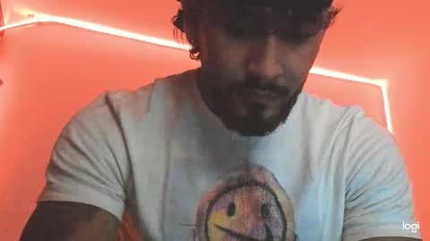 Snapshot of maximo004 chatting on 12-18-25, 02:39 Maximo online show from 12-18-25, 02:39