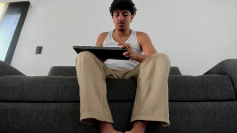 Snapshot of maximo__77 chatting on 01-14-26, 02:44 maximo__77 online show from 01-14-26, 02:44