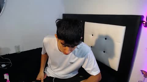 Snapshot of maximo_and_isa chatting on 09-14-25, 07:18 -- maximo and isa -- online show from 09-14-25, 07:18