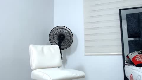 Maximo Sebastian online show from 01-06-25, 03:20