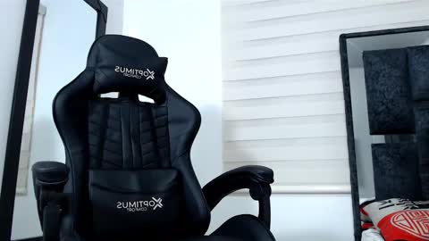 Maximo Sebastian online show from 02-10-25, 01:57