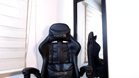 Snapshot of maximo_sebastian chatting on 06-14-26, 02:24 Maximo Sebastian online show from 06-14-26, 02:24