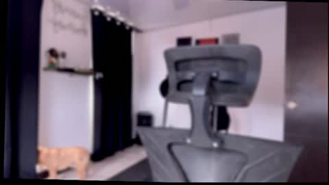 Snapshot of maximo_vega chatting on 10-12-25, 07:13 Maximo online show from 10-12-25, 07:13