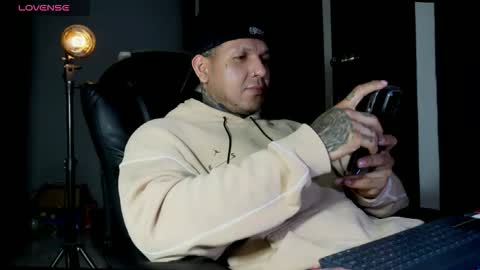 Snapshot of maximo_vega chatting on 12-02-25, 11:56 Maximo online show from 12-02-25, 11:56