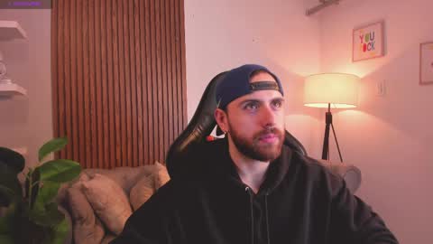 Maximo Wolf online show from 04-13-26, 01:11