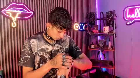 MAXIMO online show from 05-12-26, 03:03
