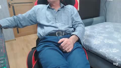 maximus3334 online show from 04-19-26, 09:06