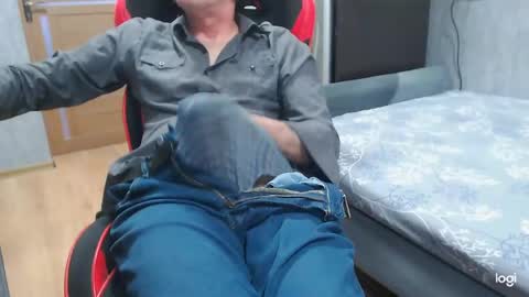 Snapshot of maximus3334 chatting on 04-25-26, 01:41 maximus3334 online show from 04-25-26, 01:41