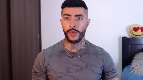 Independent Model online show from 01-10-25, 02:46