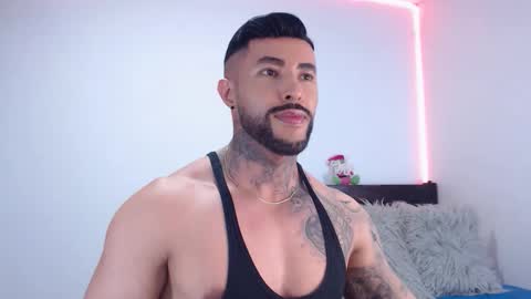 Independent Model online show from 12-05-25, 04:32