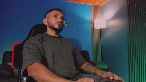 Maximus Clark online show from 01-08-26, 02:58