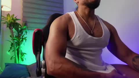 Snapshot of maximusclark chatting on 05-02-26, 10:37 Maximus Clark online show from 05-02-26, 10:37