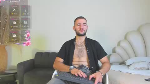 Snapshot of maximusclark1_ chatting on 06-19-26, 12:09 Maximus online show from 06-19-26, 12:09