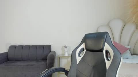 Snapshot of maximusclark1_ chatting on 06-20-26, 11:57 Maximus online show from 06-20-26, 11:57