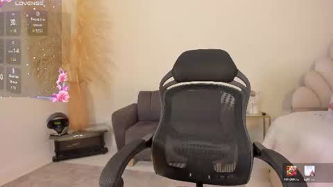 Snapshot of maximusclark1_ chatting on 06-28-26, 12:11 Maximus online show from 06-28-26, 12:11
