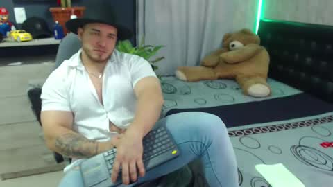 Snapshot of maximussantorini chatting on 12-07-24, 02:02 maximus online show from 12-07-24, 02:02