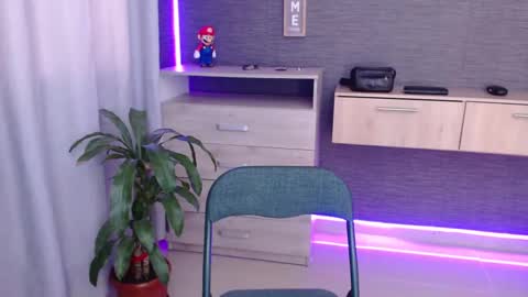 Snapshot of maximussantorini chatting on 11-22-25, 07:46 maximus online show from 11-22-25, 07:46