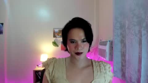 Snapshot of maxine_fucks chatting on 10-25-25, 04:24 maxine_fucks online show from 10-25-25, 04:24
