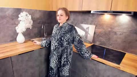 Lucy online show from 02-23-25, 05:18