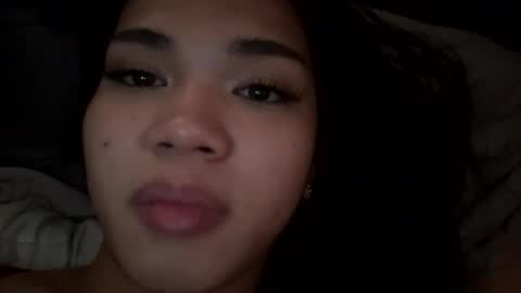 Snapshot of maxineminxx chatting on 03-26-26, 02:06 maxyy online show from 03-26-26, 02:06