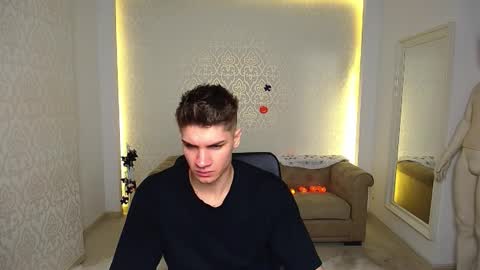 MaxKaiden online show from 10-20-25, 04:57